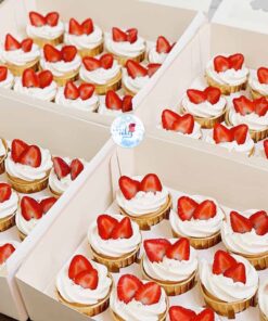 Bánh sinh nhật cupcake dâu tây