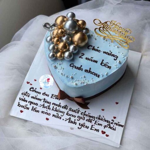 Bánh sinh nhật trái tim kỷ niệm ngày cưới