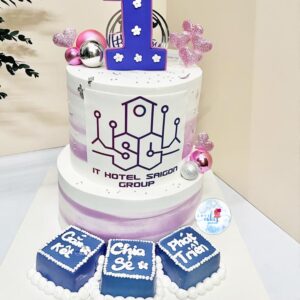 Bánh sinh nhật công ty 1 tuổi màu tím