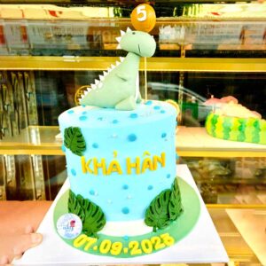 Bánh sinh nhật nặn hình con khủng long