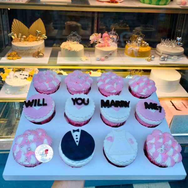 Set bánh sinh nhật cupcake cầu hôn bạn gái
