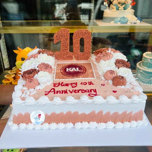 Bánh sinh nhật in logo kỷ niệm 10 năm