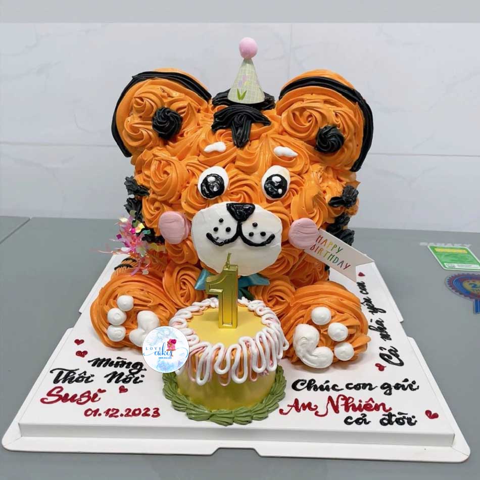 Bánh sinh nhật hinh con hổ cho bé gái