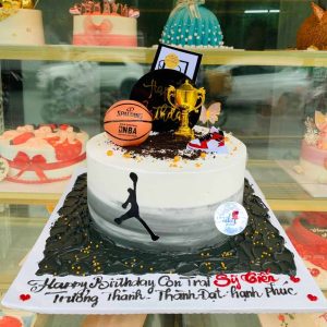 Bánh sinh nhật cho bé trai thích bóng rổ