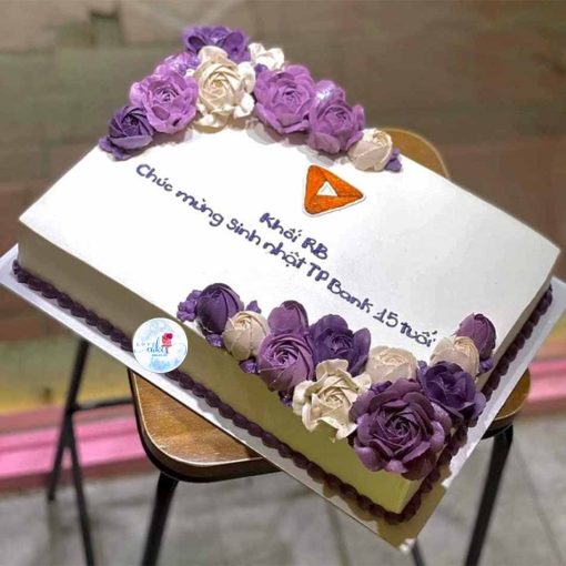 Bánh sinh nhật màu tím cho Tp Bank