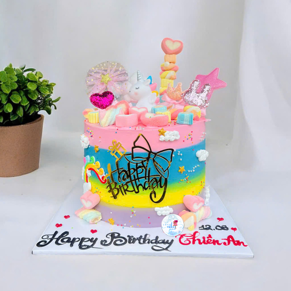 Bánh sinh nhật con ngựa nhiều sắc màu cho bé gái tuổi Ngọ